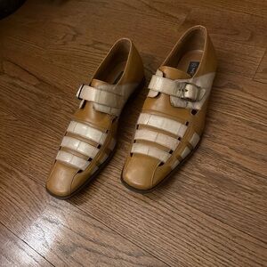 Mezlan Tan and Cream Leather Loafers